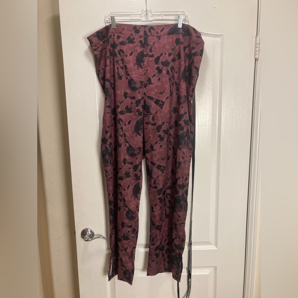 PrettyLittleThing Plus Tie Dye Woven Split Hem Pants,Size 2X,Mauve